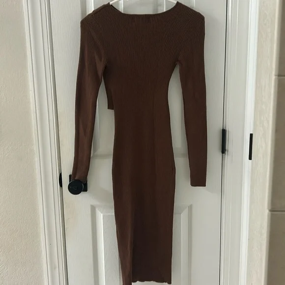 Olive & Oak Cut-Out Body-con Dress - Picture 7 of 9